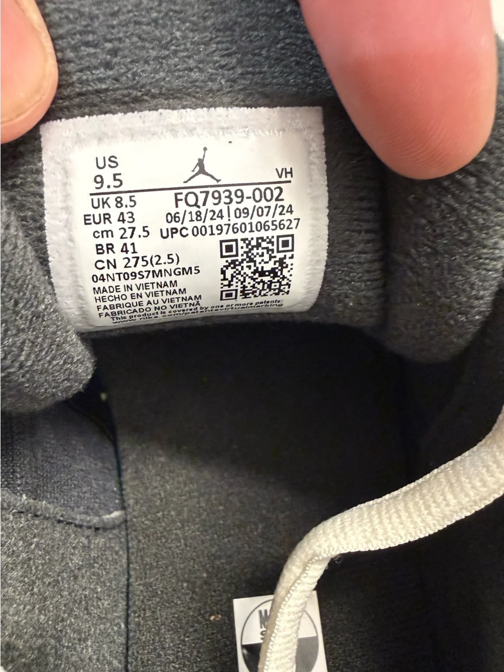 Jordan Retro Low Top Sneakers - Gray/Black/White